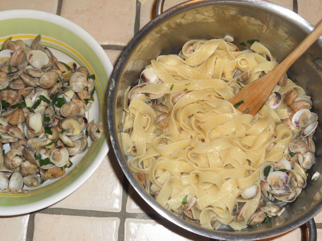 Tagliatelle di semola con lupini sfumati all'est!est!!est!!! preparazione 4