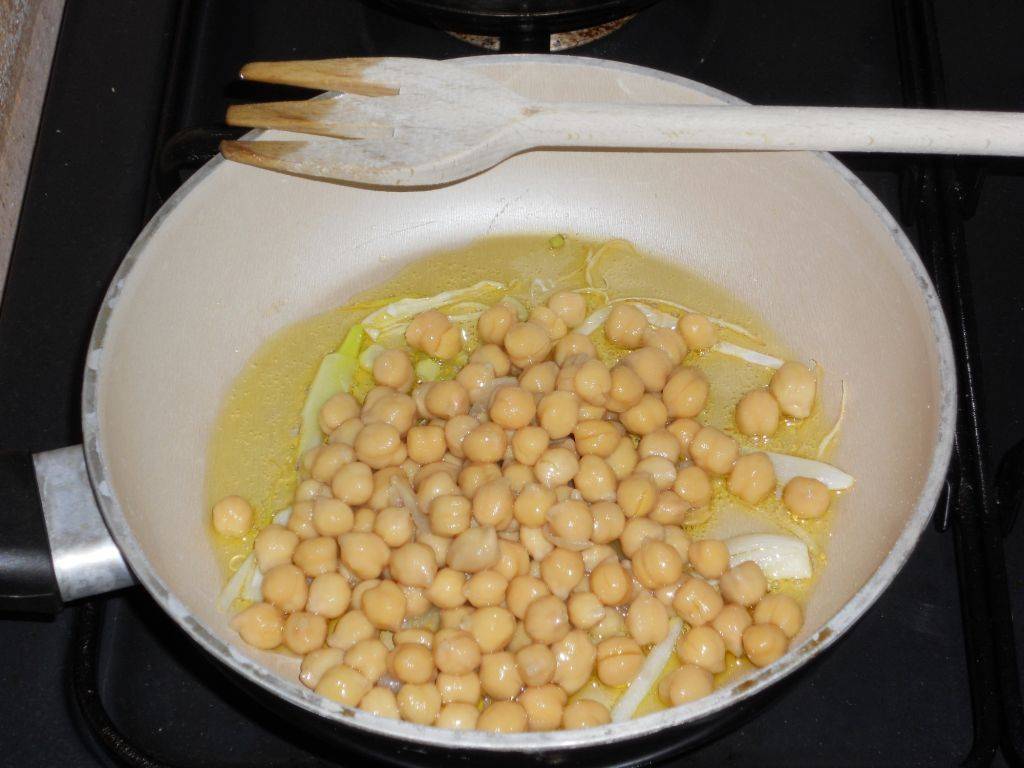 Tastasal con ceci alla mentuccia preparazione 2