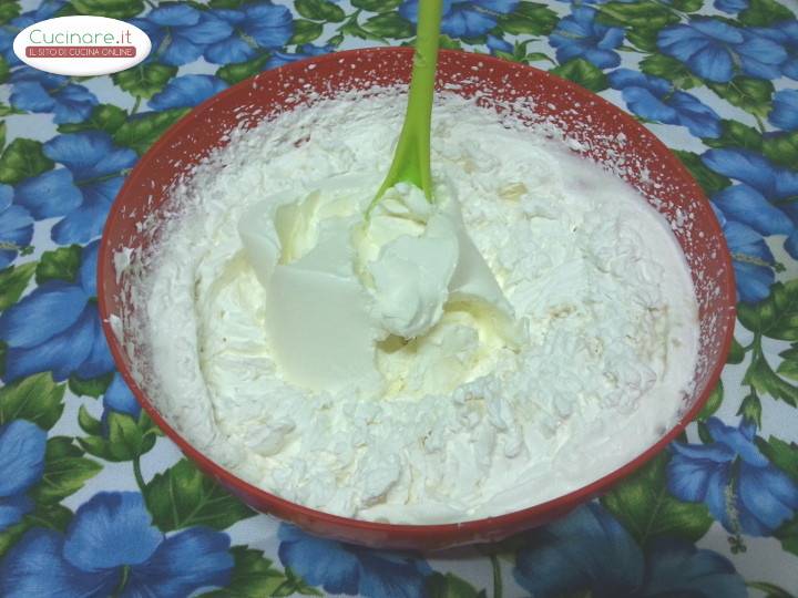 Tiramisù con Latte e Caffè preparazione 2