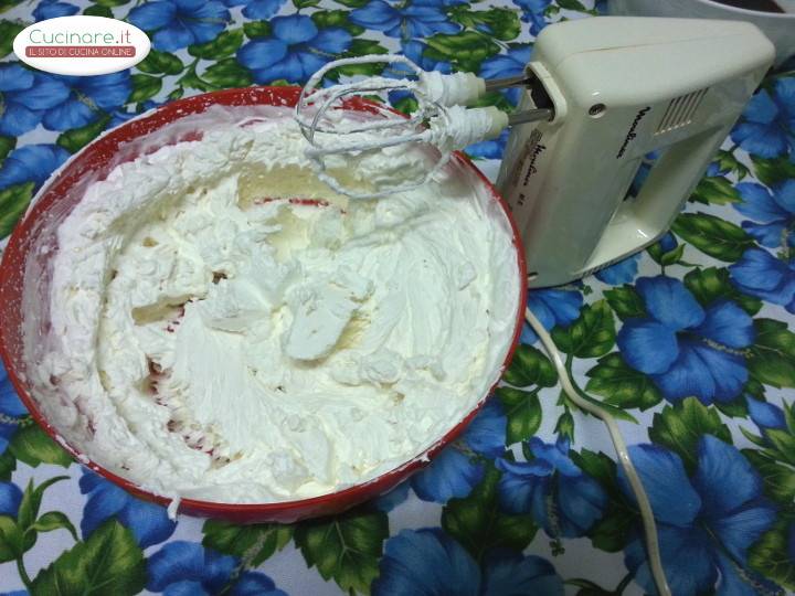 Tiramisù con Latte e Caffè preparazione 4