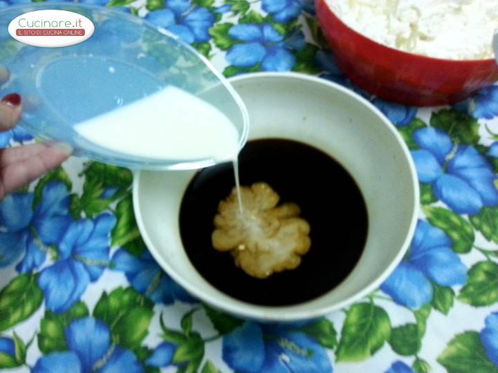 Tiramisù con Latte e Caffè preparazione 5