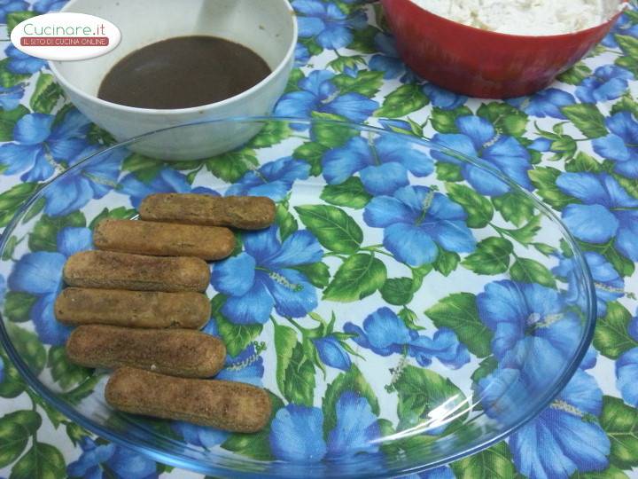 Tiramisù con Latte e Caffè preparazione 6