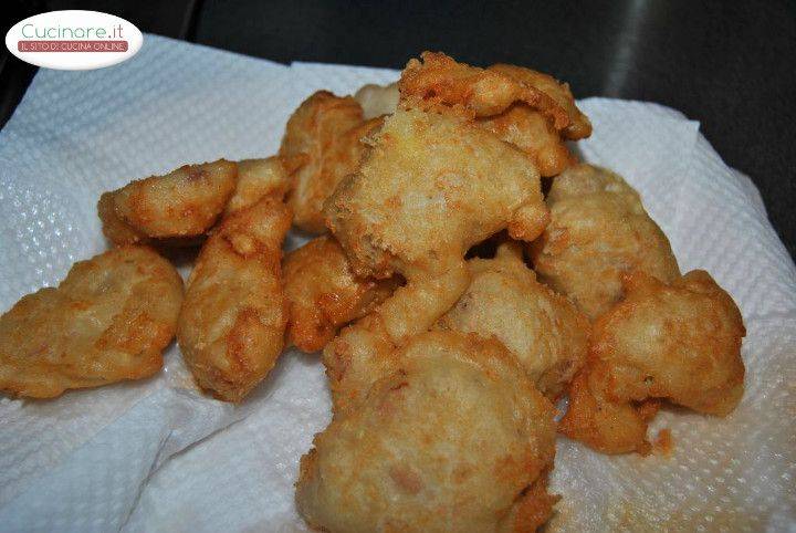 Zeppole salate (pastacresciute) preparazione 7