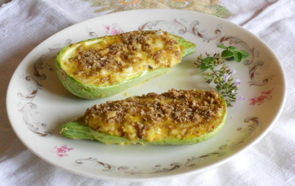 Zucchine ai tre Formaggi gratinate con Pane Nero ai Cereali preparazione 12